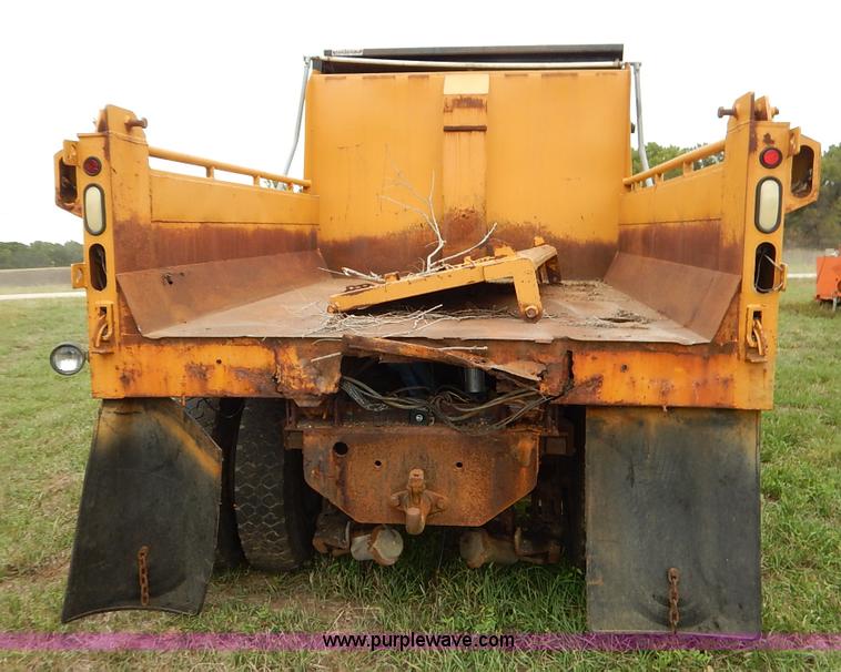 image for item J6377 2002 International 4900 Crew Cab dump truck