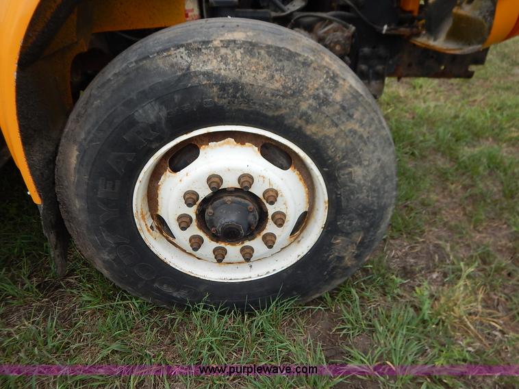 image for item J6377 2002 International 4900 Crew Cab dump truck