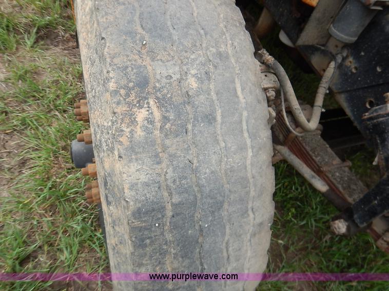 image for item J6377 2002 International 4900 Crew Cab dump truck