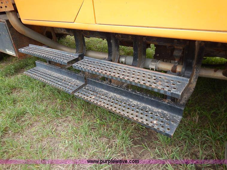 image for item J6377 2002 International 4900 Crew Cab dump truck