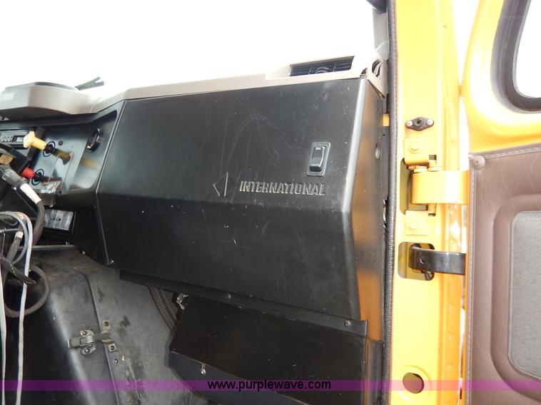 image for item J6377 2002 International 4900 Crew Cab dump truck