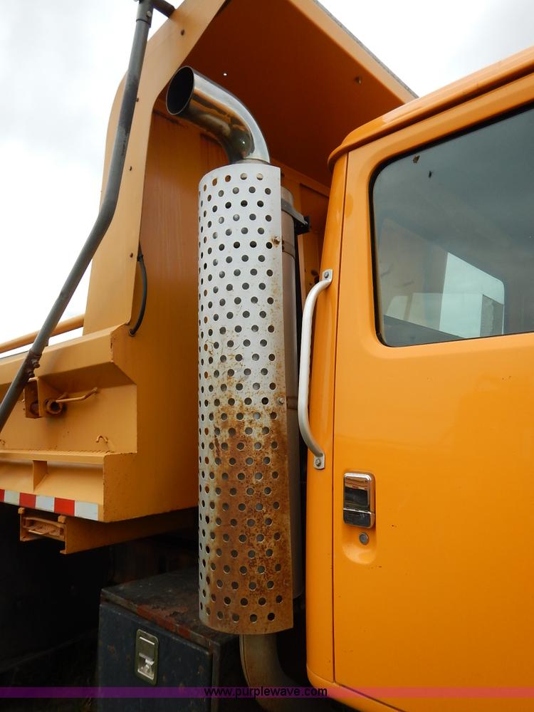 image for item J6377 2002 International 4900 Crew Cab dump truck