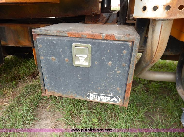 image for item J6377 2002 International 4900 Crew Cab dump truck