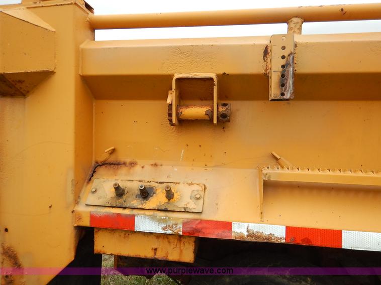 image for item J6377 2002 International 4900 Crew Cab dump truck