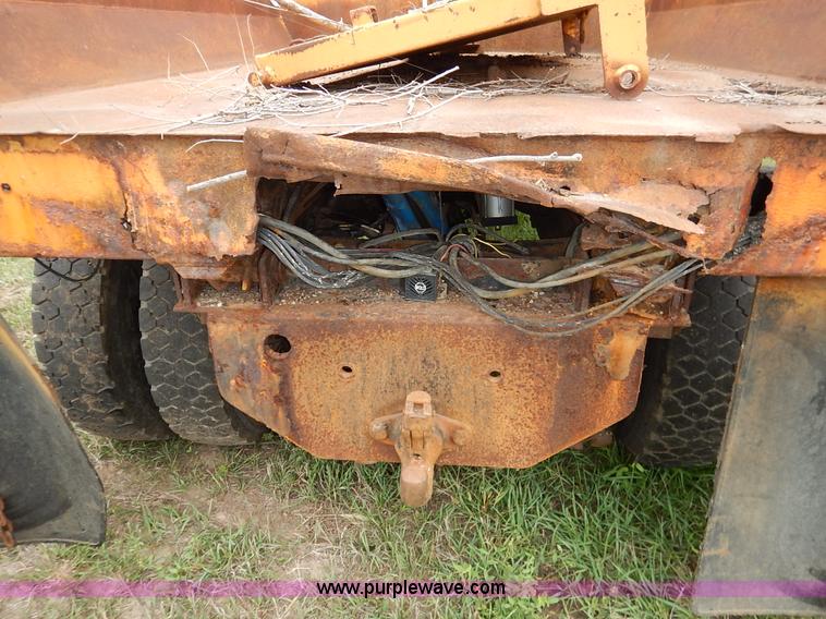 image for item J6377 2002 International 4900 Crew Cab dump truck