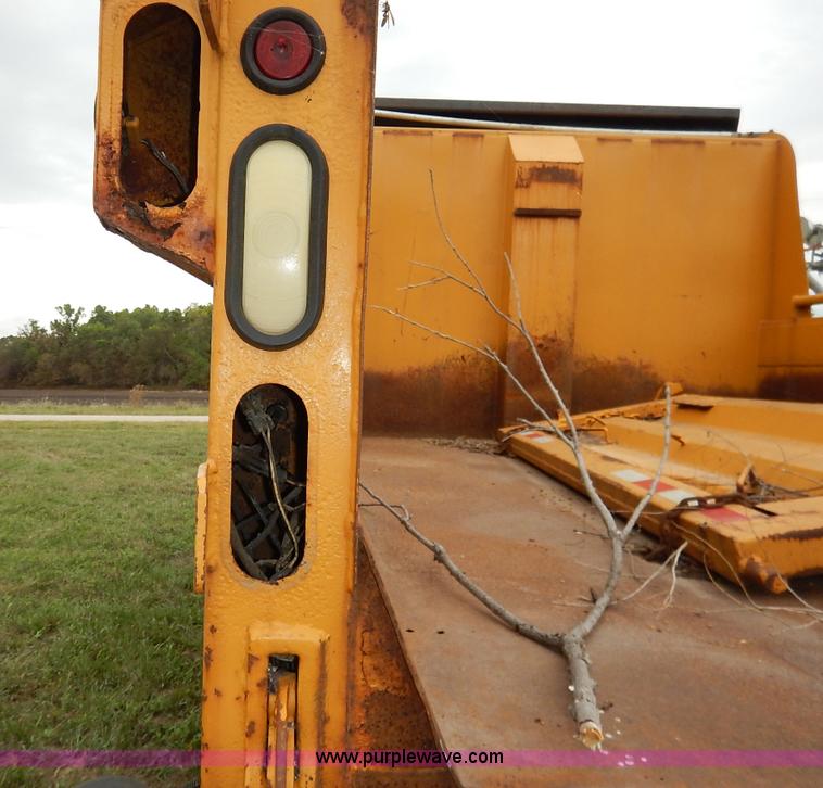 image for item J6377 2002 International 4900 Crew Cab dump truck