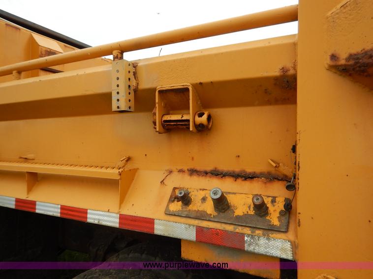 image for item J6377 2002 International 4900 Crew Cab dump truck