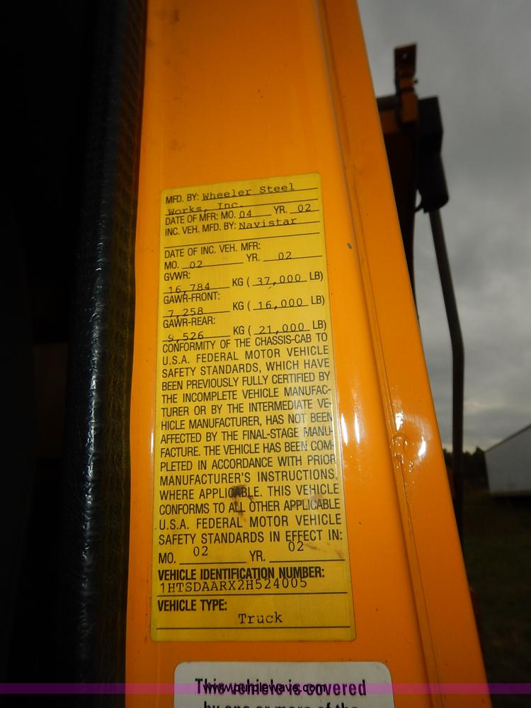 image for item J6377 2002 International 4900 Crew Cab dump truck