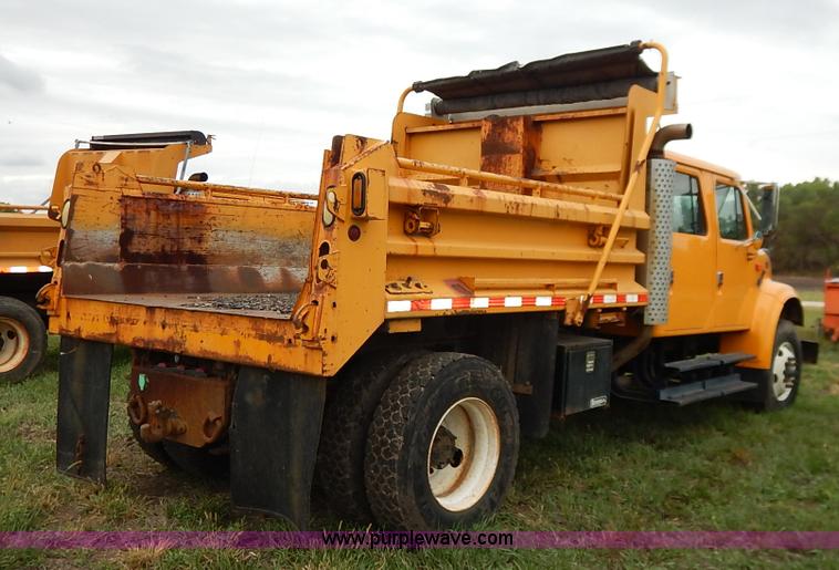 image for item J6378 2002 International 4900 Crew Cab dump truck