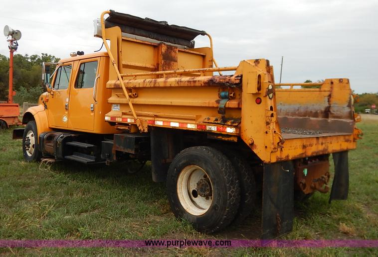 image for item J6378 2002 International 4900 Crew Cab dump truck