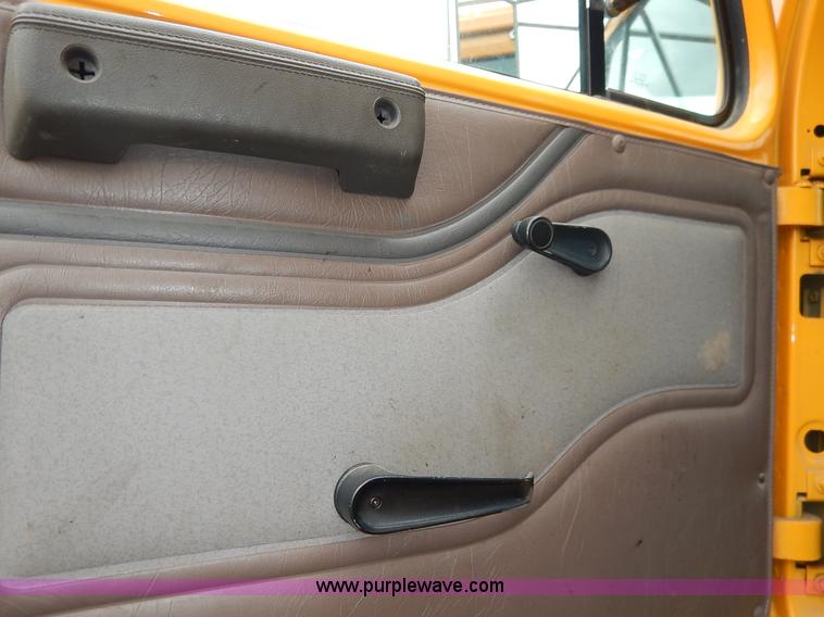 image for item J6378 2002 International 4900 Crew Cab dump truck