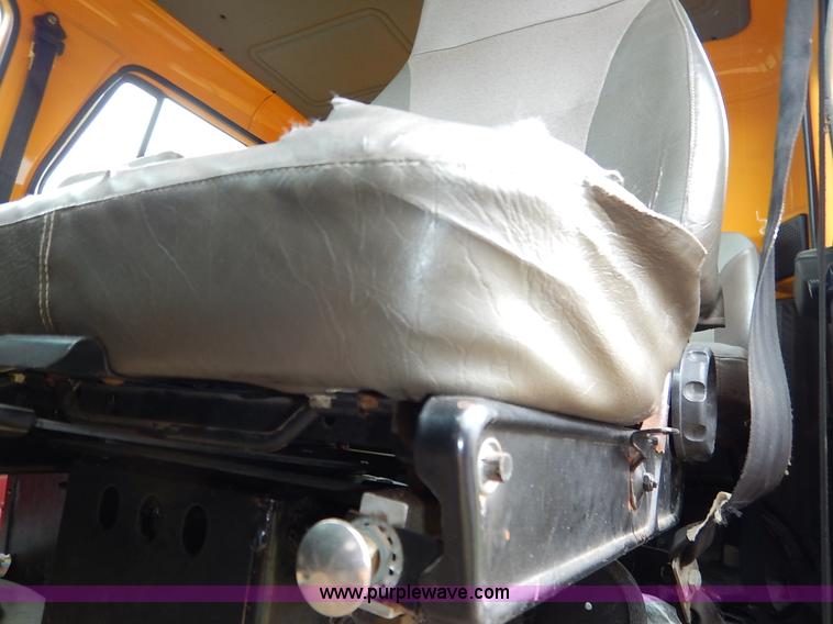 image for item J6378 2002 International 4900 Crew Cab dump truck