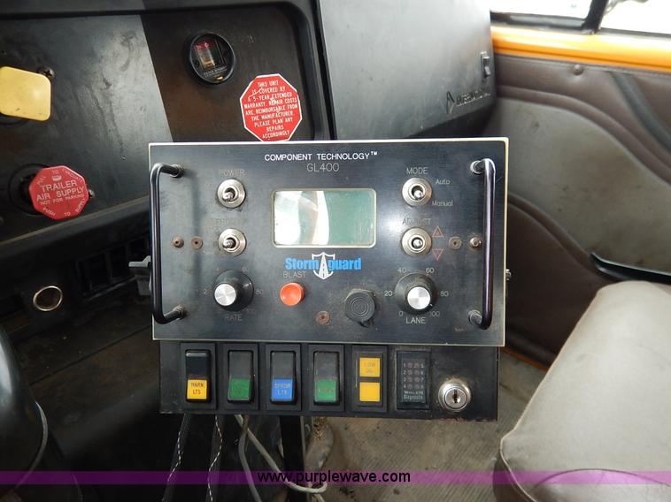 image for item J6378 2002 International 4900 Crew Cab dump truck