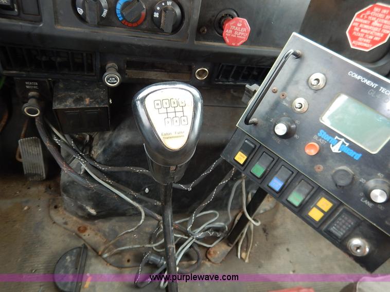 image for item J6378 2002 International 4900 Crew Cab dump truck