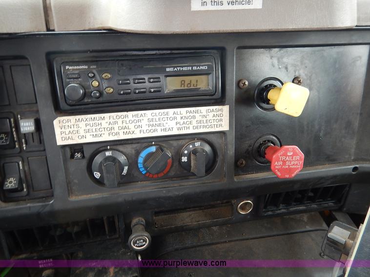 image for item J6378 2002 International 4900 Crew Cab dump truck