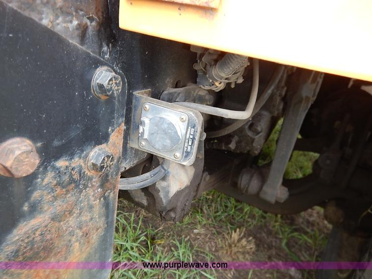 image for item J6378 2002 International 4900 Crew Cab dump truck