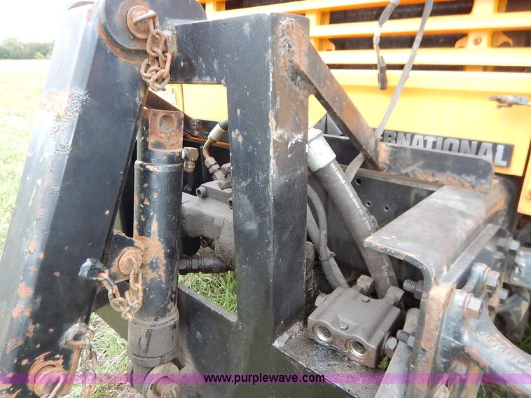 image for item J6378 2002 International 4900 Crew Cab dump truck