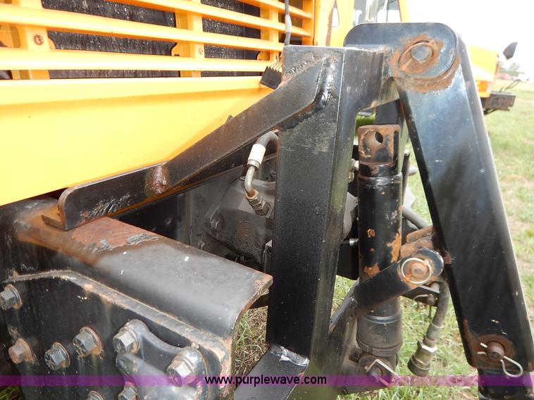 image for item J6378 2002 International 4900 Crew Cab dump truck