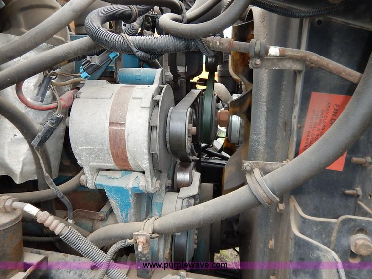 image for item J6378 2002 International 4900 Crew Cab dump truck