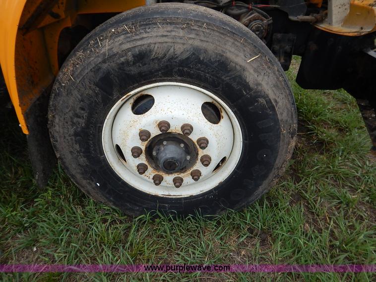 image for item J6378 2002 International 4900 Crew Cab dump truck