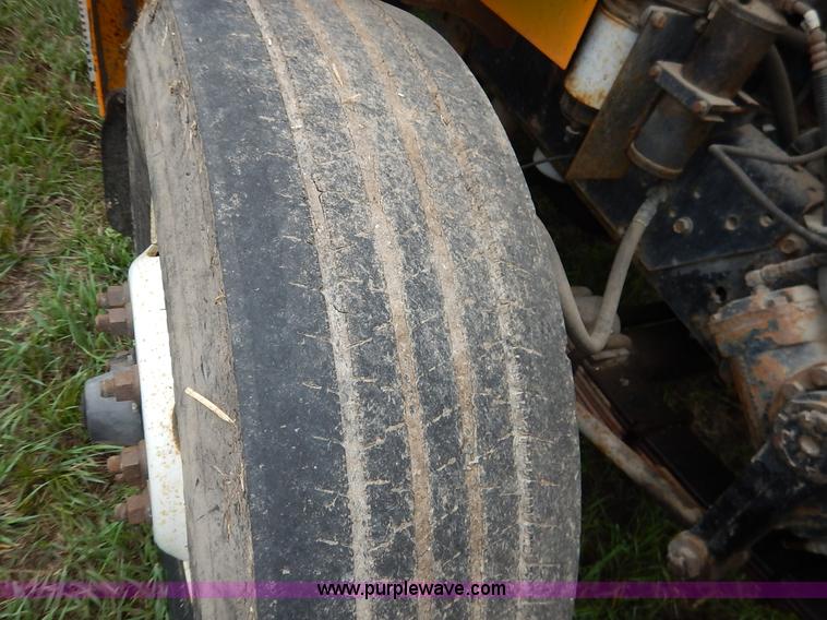 image for item J6378 2002 International 4900 Crew Cab dump truck