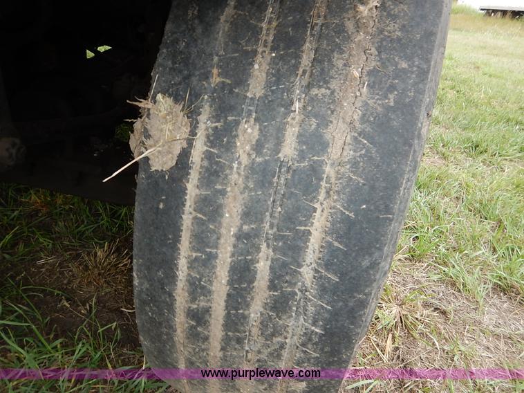 image for item J6378 2002 International 4900 Crew Cab dump truck