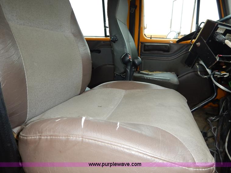 image for item J6378 2002 International 4900 Crew Cab dump truck