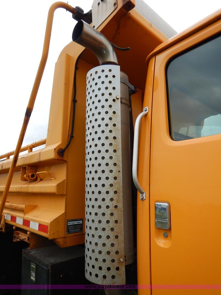 image for item J6378 2002 International 4900 Crew Cab dump truck