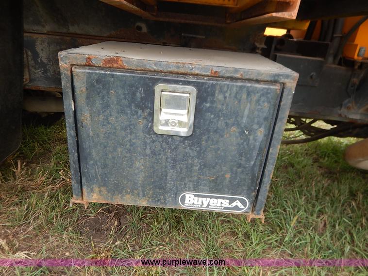 image for item J6378 2002 International 4900 Crew Cab dump truck