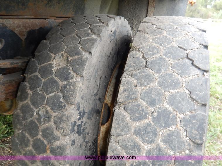 image for item J6378 2002 International 4900 Crew Cab dump truck