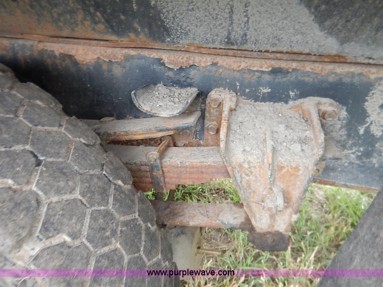 image for item J6378 2002 International 4900 Crew Cab dump truck