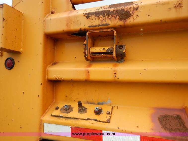 image for item J6378 2002 International 4900 Crew Cab dump truck