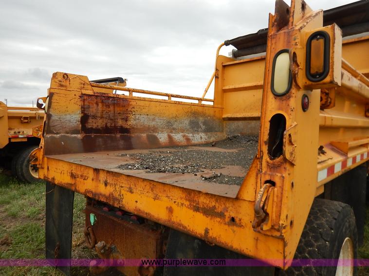 image for item J6378 2002 International 4900 Crew Cab dump truck