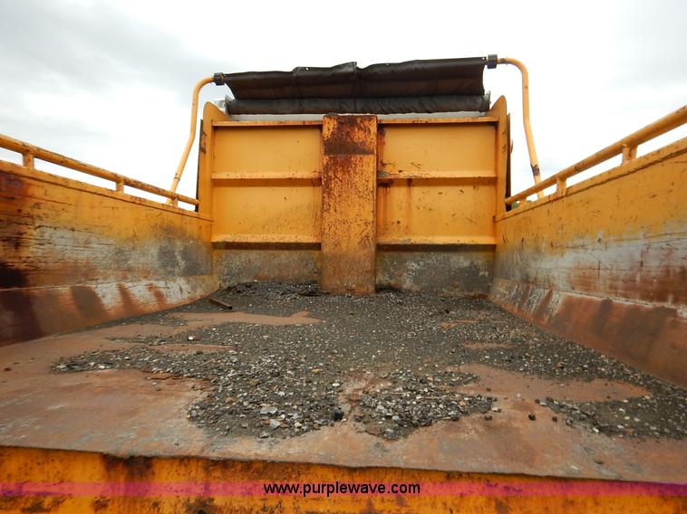 image for item J6378 2002 International 4900 Crew Cab dump truck