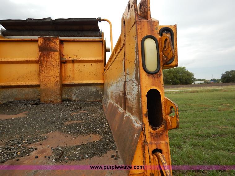 image for item J6378 2002 International 4900 Crew Cab dump truck