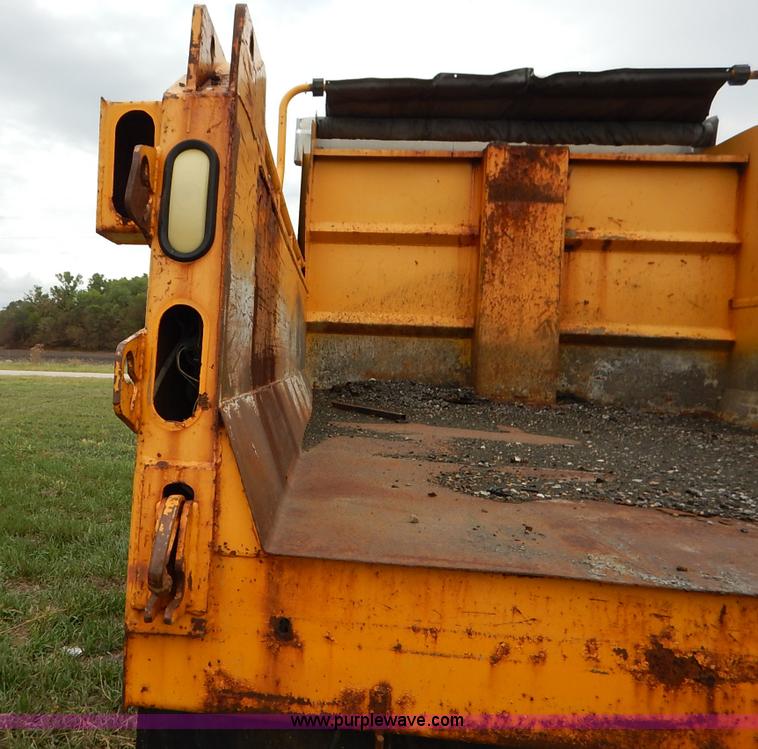 image for item J6378 2002 International 4900 Crew Cab dump truck