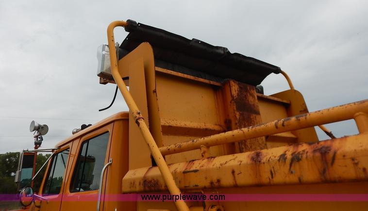 image for item J6378 2002 International 4900 Crew Cab dump truck