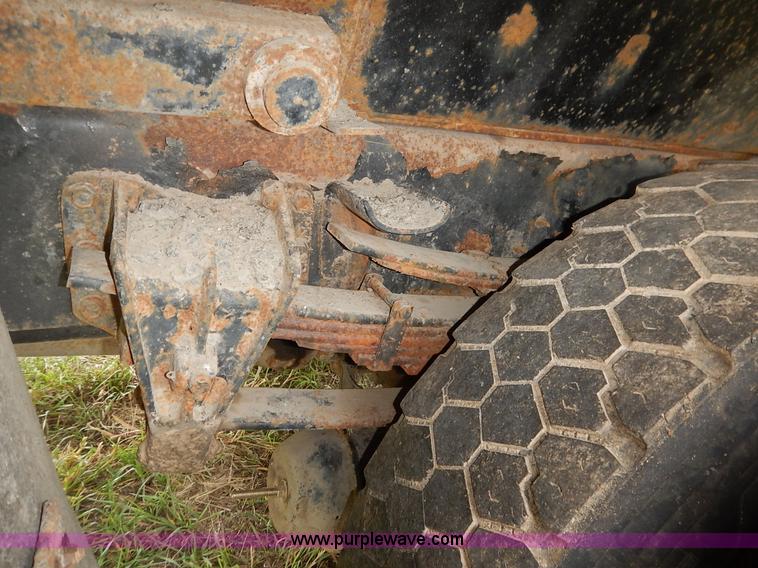 image for item J6378 2002 International 4900 Crew Cab dump truck