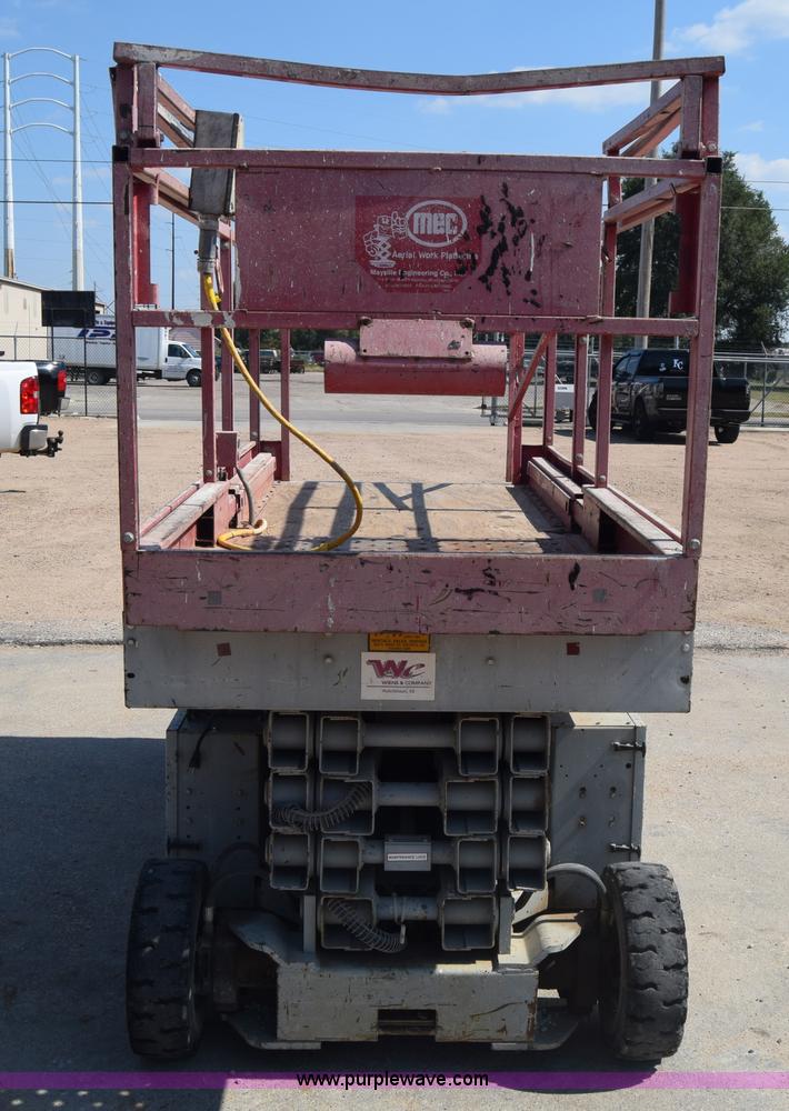 image for item J7230 1997 Mec 2548 HT scissor lift
