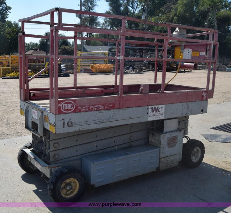 image for item J7230 1997 Mec 2548 HT scissor lift