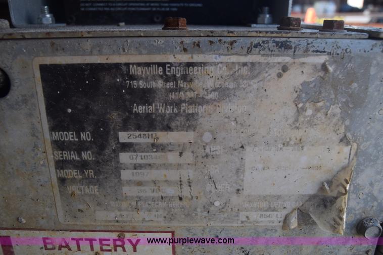 image for item J7230 1997 Mec 2548 HT scissor lift