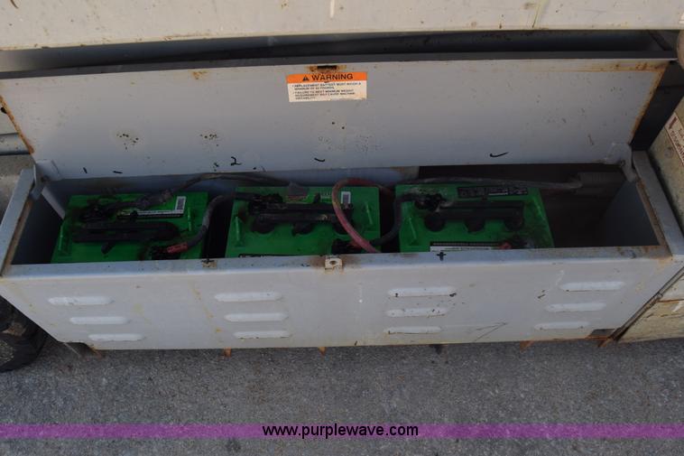 image for item J7230 1997 Mec 2548 HT scissor lift