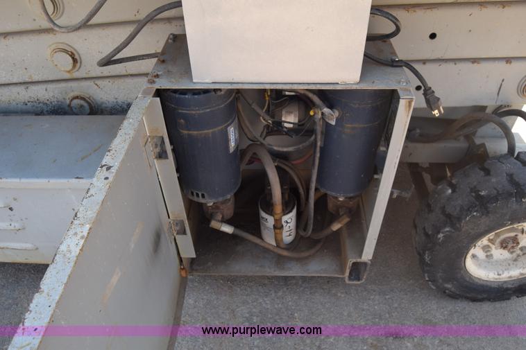 image for item J7230 1997 Mec 2548 HT scissor lift