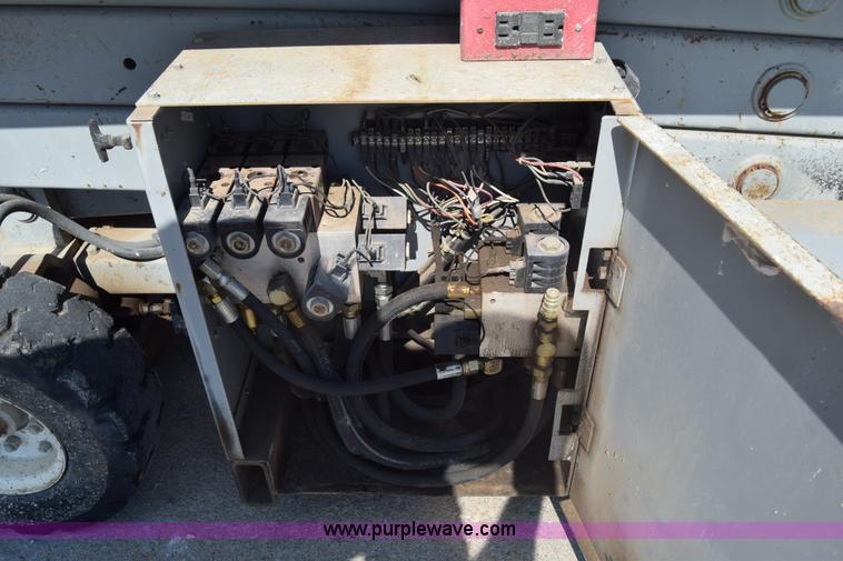 image for item J7230 1997 Mec 2548 HT scissor lift