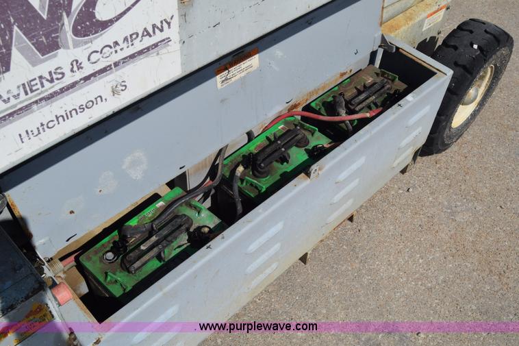 image for item J7230 1997 Mec 2548 HT scissor lift