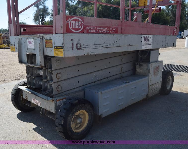 image for item J7230 1997 Mec 2548 HT scissor lift
