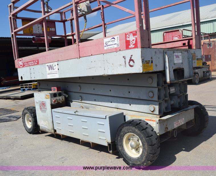 image for item J7230 1997 Mec 2548 HT scissor lift