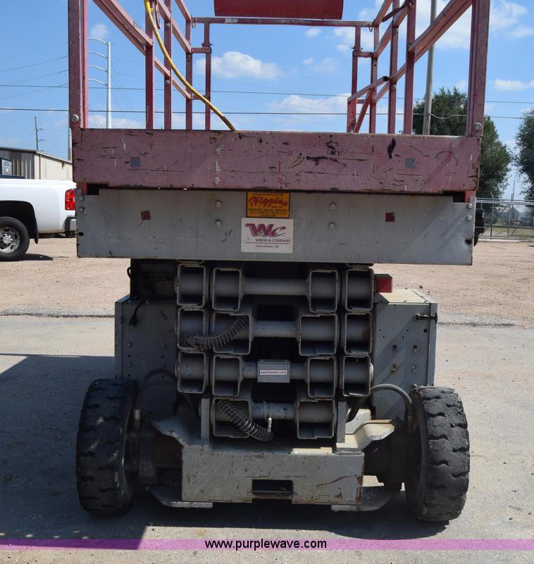 image for item J7230 1997 Mec 2548 HT scissor lift