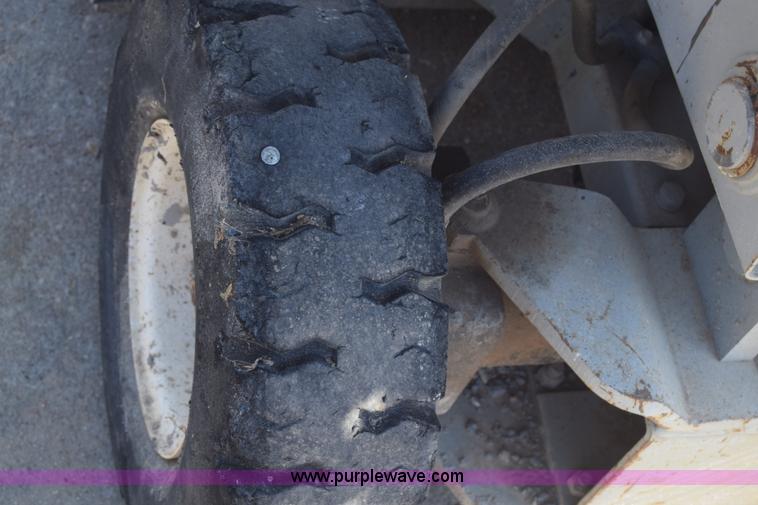 image for item J7230 1997 Mec 2548 HT scissor lift