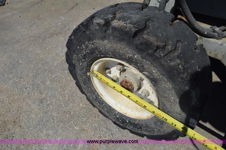 image for item J7230 1997 Mec 2548 HT scissor lift